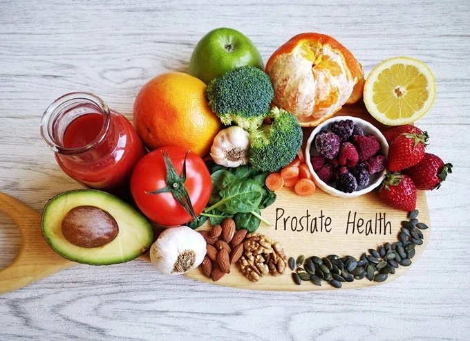 Foods that are beneficial for prostate health include tomatoes, fresh vegetables and dietary fibre.